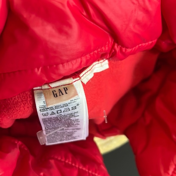 Gap Pet Red Guilted Puffer Jacket Size XL/XXL - Picture 5 of 11